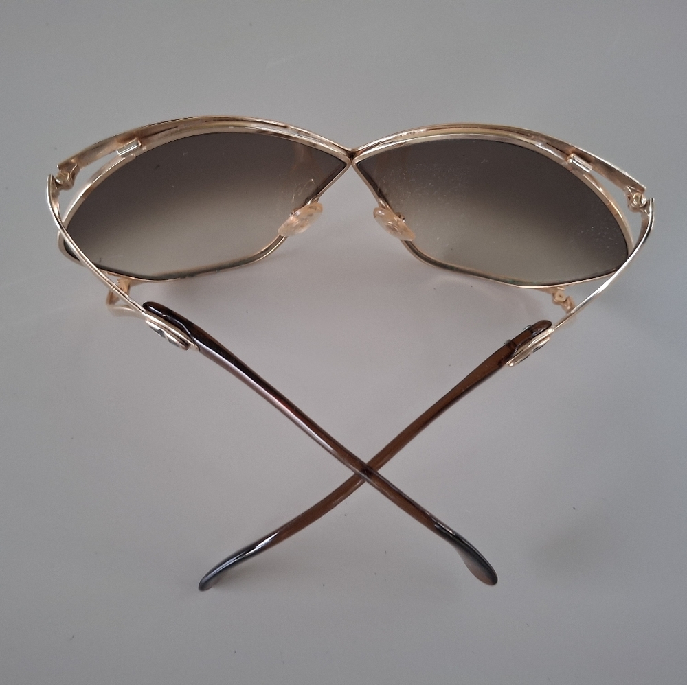 Christian Dior Elegant Gold Vintage Sunglasses - Picture 2 of 14